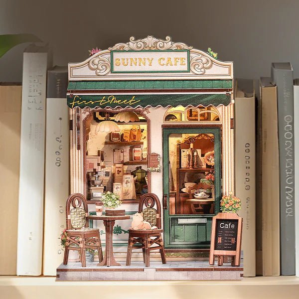 Book Nook DIY - kit: Soligt Café - The Warm Workshop
