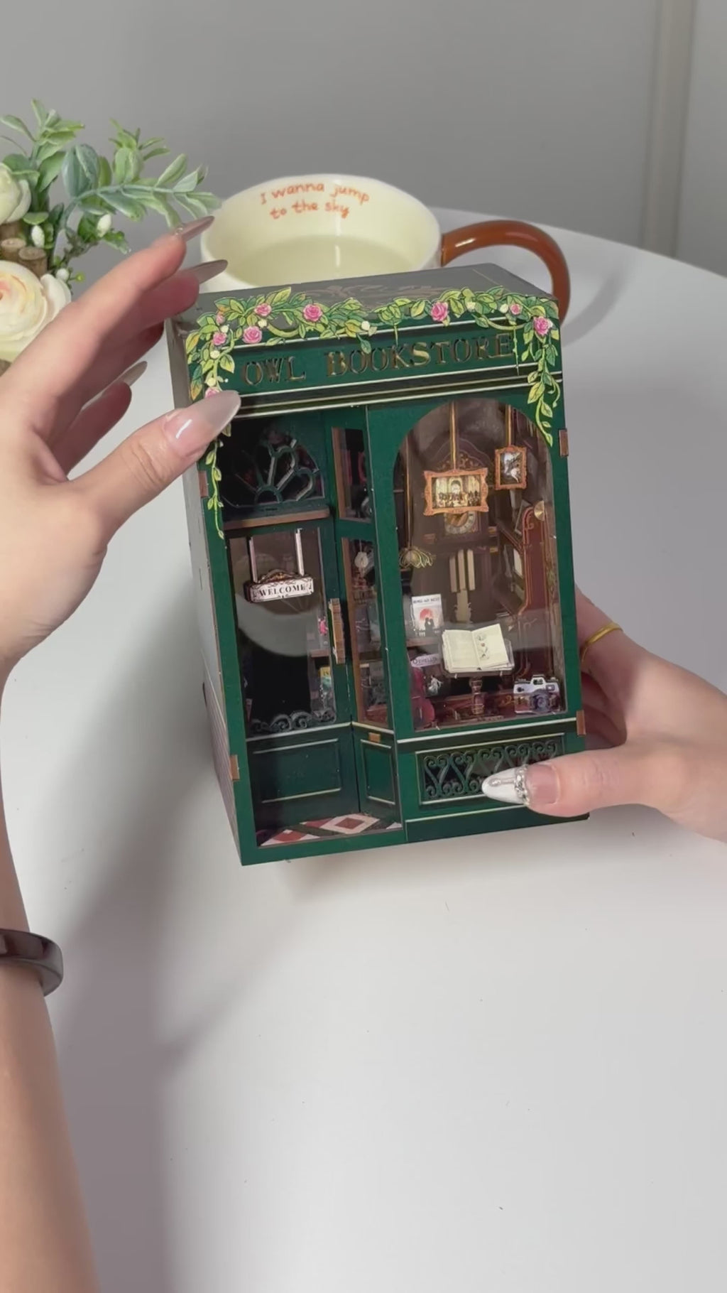 Book Nook DIY Kit: Ugglans Bokhandel